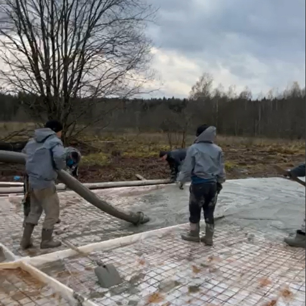 Лагуна Парк. Заливка бетонной дороги в коттеджном поселке «История» — начало положено
